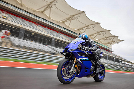 Мотоцикл Yamaha R9